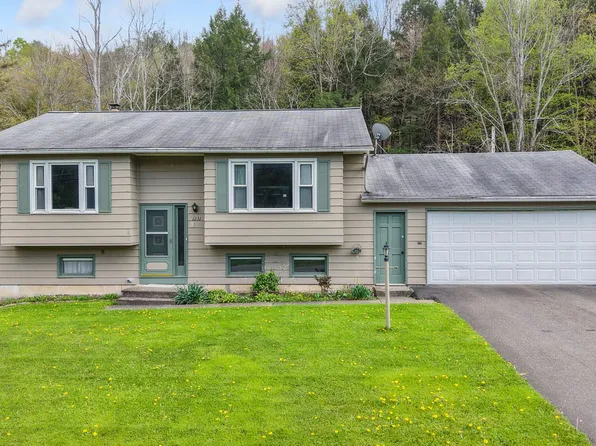1231 Day Hollow Rd, Endicott, NY 13760