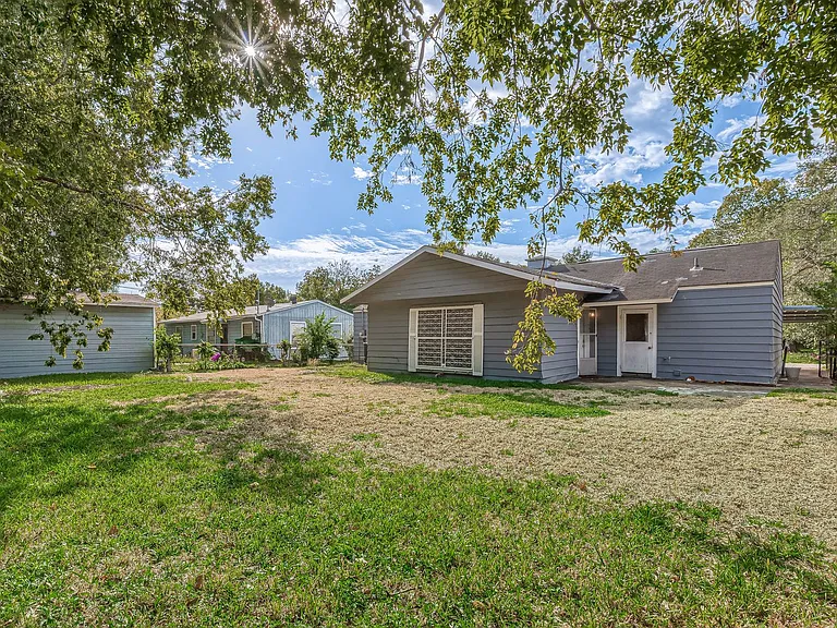 5619 Willow Glen Dr — Photo 13