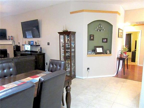 3rd image of 6205 Hillside Ln