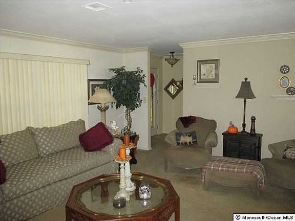 3rd image of 713 Dorchester Drive #B