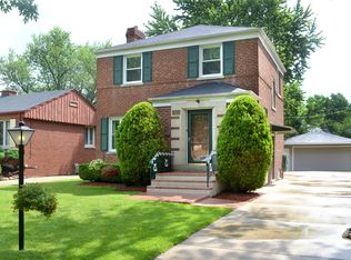 2453 S 7th Ave, North Riverside, IL 60546