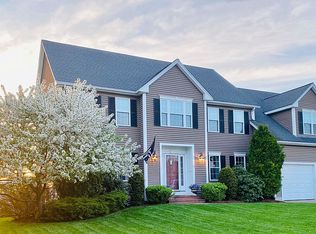 15 Garden Ter, Walpole, MA 02081