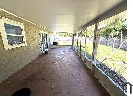 958 Fay Blvd — Photo 4