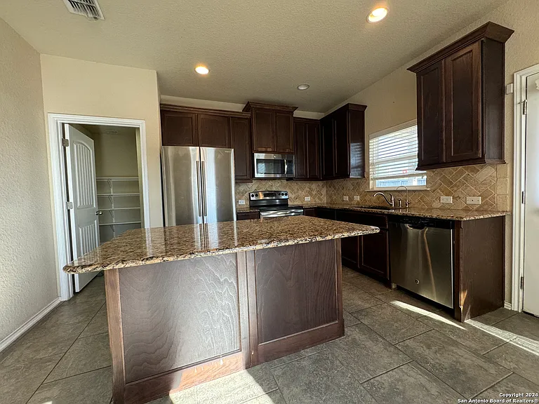 9634 Legislation Dr — Photo 3