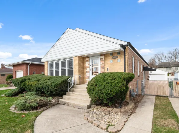 9412 S Millard Ave, Evergreen Park, IL 60805