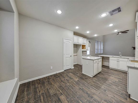 4th image of 118 Verismo Ct