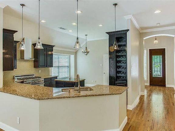5th image of 6942 Shoreview Dr