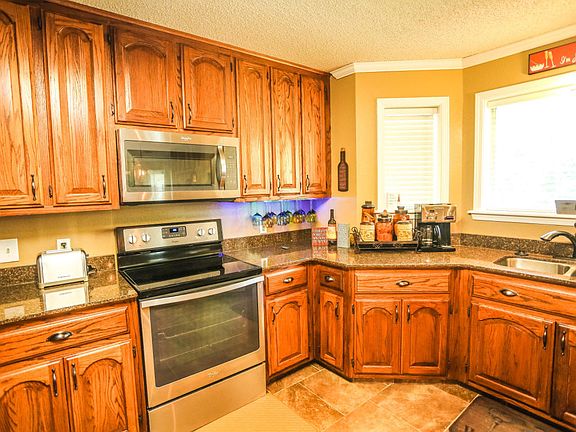 5th image of 544 Richland Cir