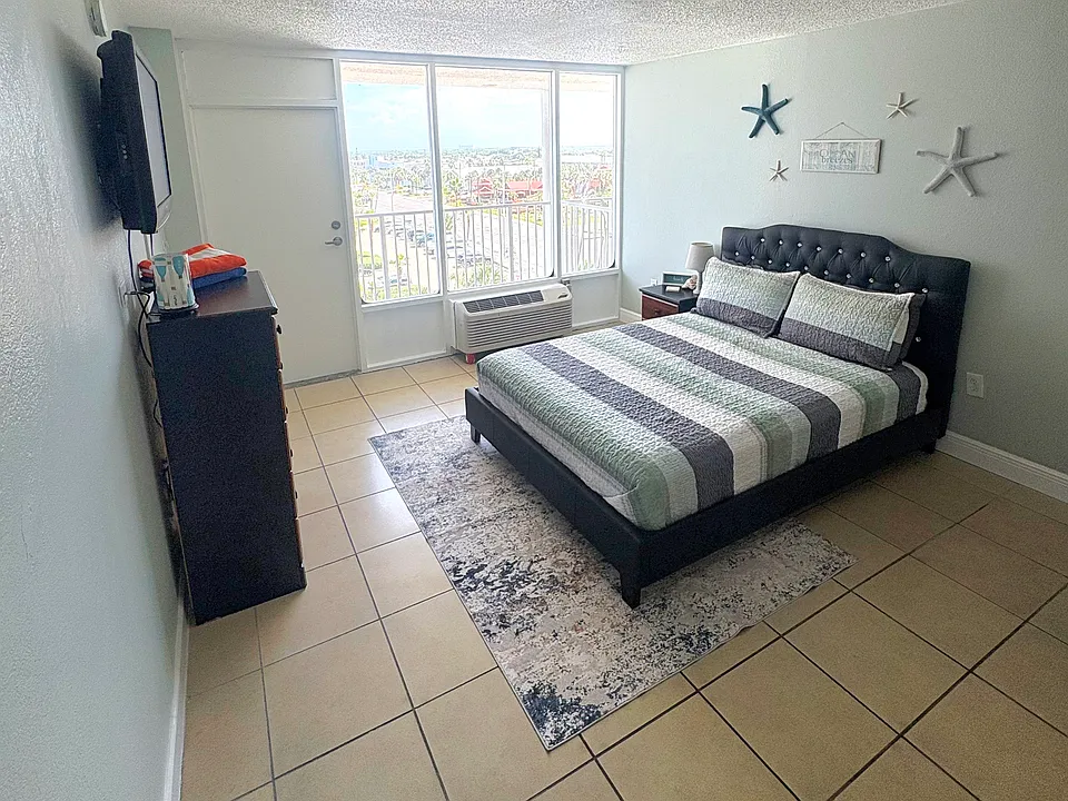 2043 S Atlantic Ave #605