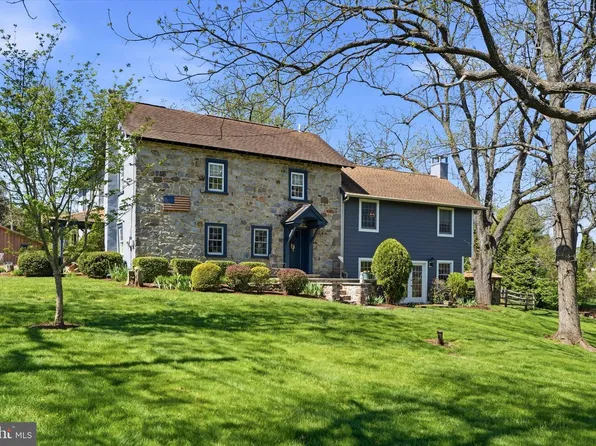 170 Red Corner Rd, Douglassville, PA 19518