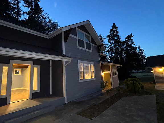 3rd image of 923 Military Rd E