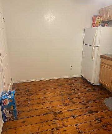 5th image of 50 S Montgomery St #2