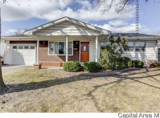 711 N Powers St, Taylorville, IL 62568