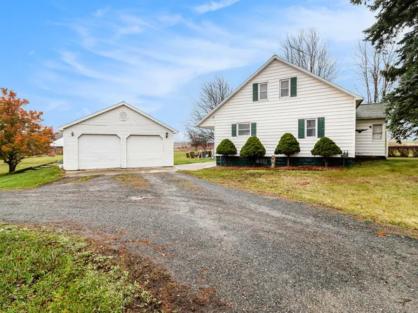 4787 W Chauvez Rd, Ludington, MI 49431