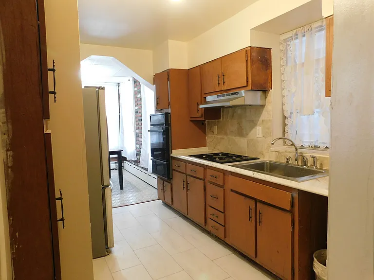 1659 Barnes Ave #2 — Photo 15
