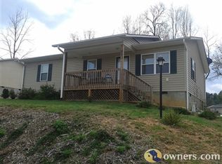 853 Ida Rogers Dr, Hendersonville, NC 28792