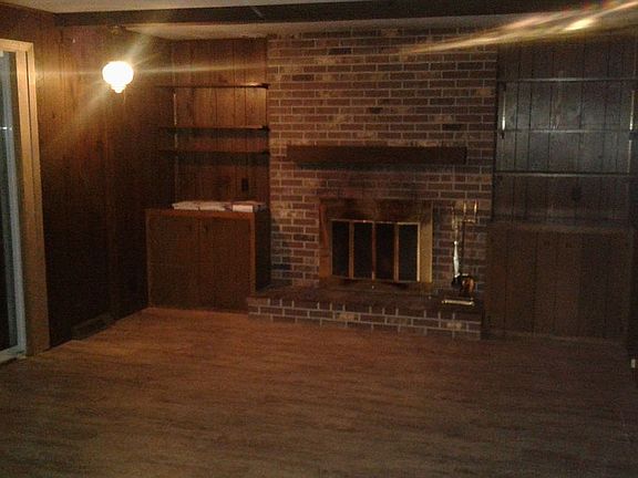 3rd image of 4321 Estate Dr