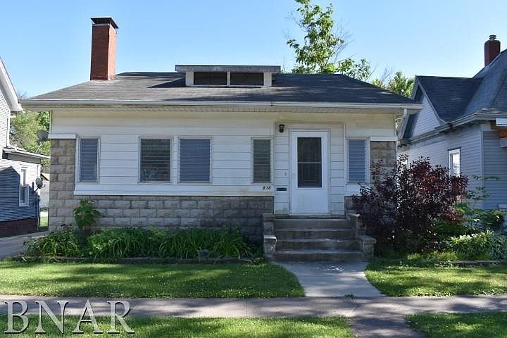 1st image of 816 E Water St