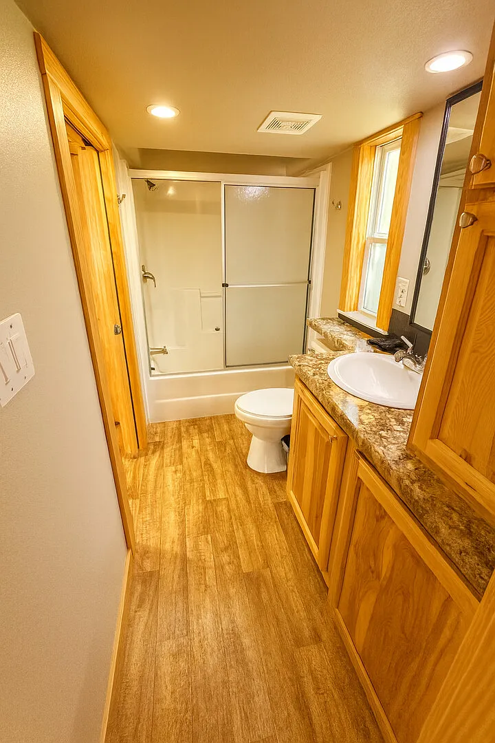 Tiny Cabin Escape 1BR + Loft - Lake Travis — Photo 2