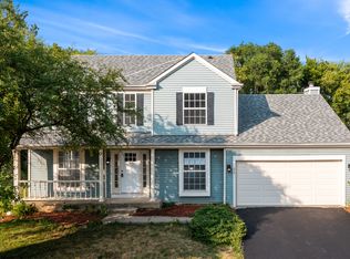 11 Monroe Ct, Streamwood, IL 60107