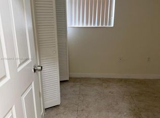 19810 Holiday Rd, Cutler Bay, FL 33157