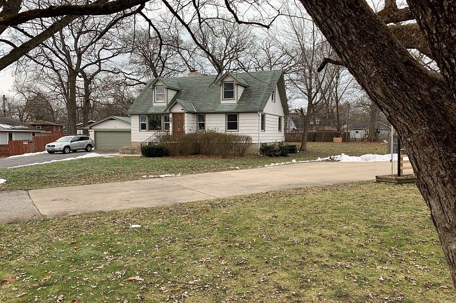 2nd image of 17847 W Cheyenne Ct