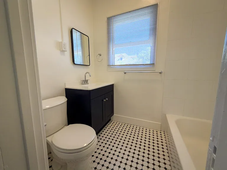 545 N Marengo Ave #1 — Photo 16