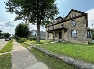 1323 Garfield Ave, Dubuque, IA 52001