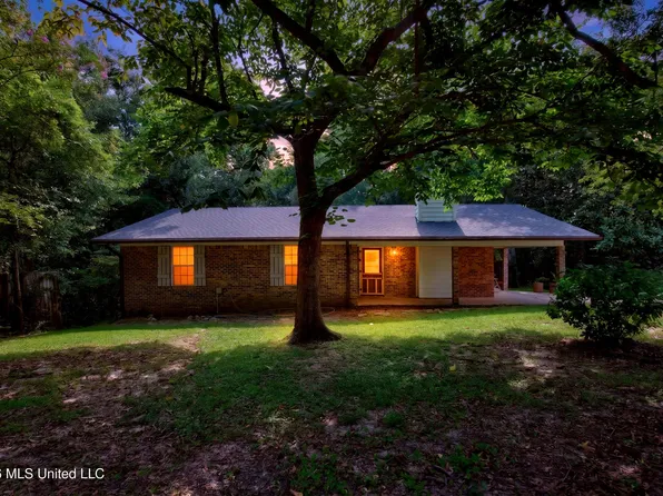 107 Myrtle Ave, Ocean Springs, MS 39564