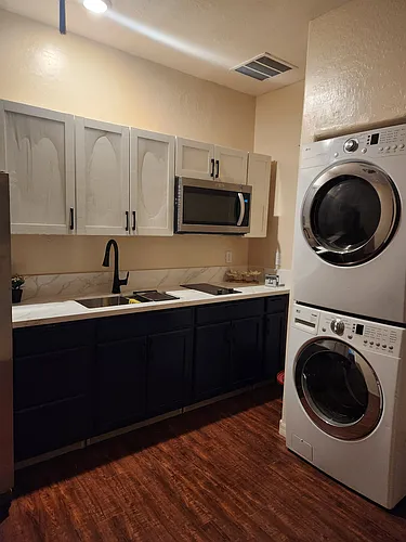 3915 Galiceno Dr #2 Photo 1