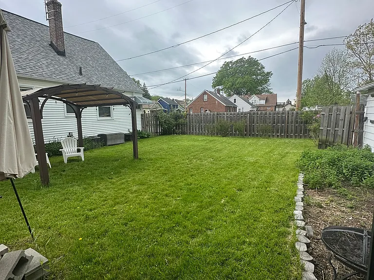 Oak Park Ave — Photo 21