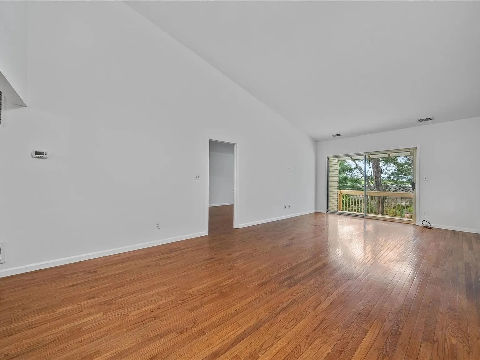 2 bed, 1304 sqft, $2,650 — Photo 3