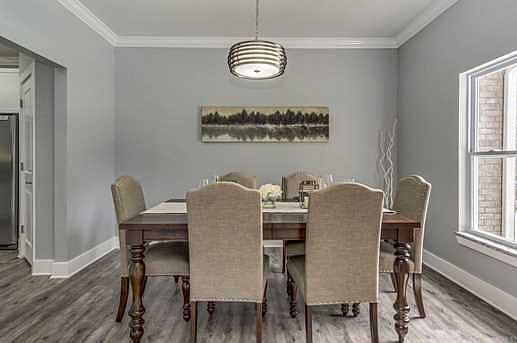 4th image of 1912 Adirondack Ave #A
