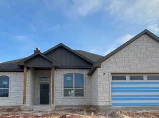 114 Parlin Ln, Fredericksburg, TX 78624