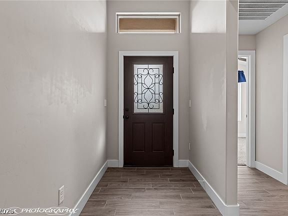 3rd image of 921 Shadow Hawk Rdg