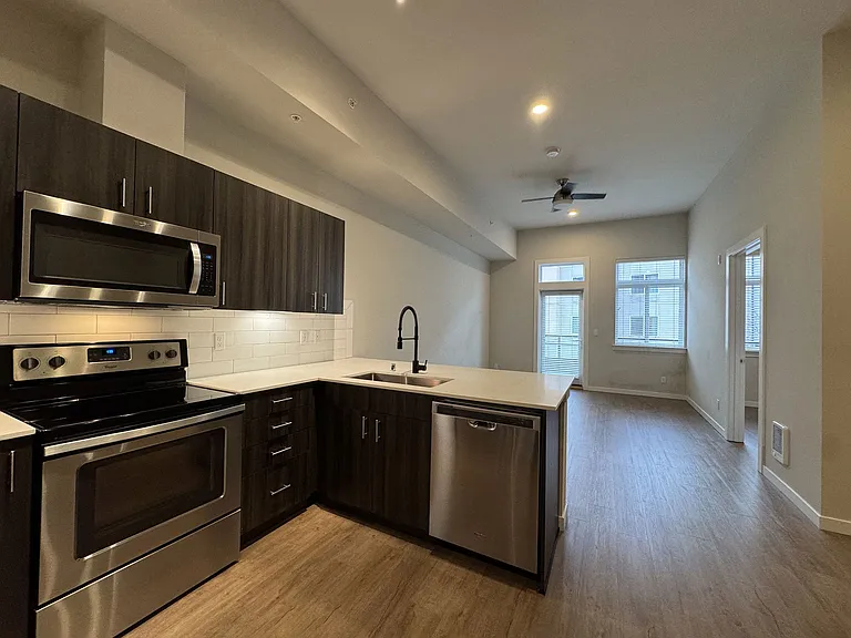 B Flats — Photo 35