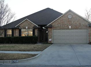 1708 Tudor Dr, Moore, OK 73160