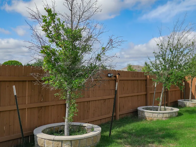112 Rosebush Dr — Photo 38