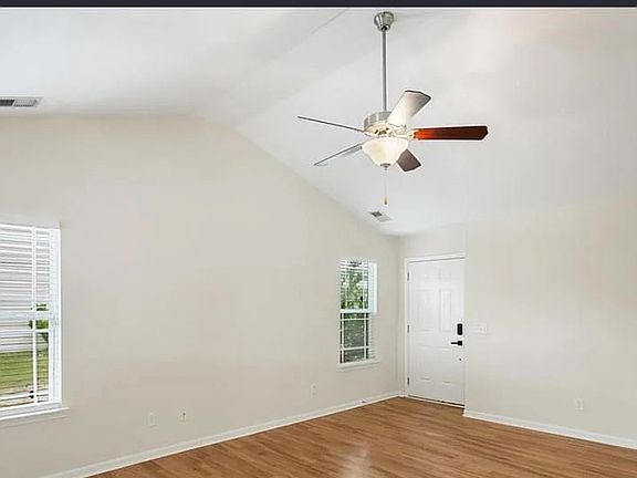 3rd image of 21 Millwood Lake Dr
