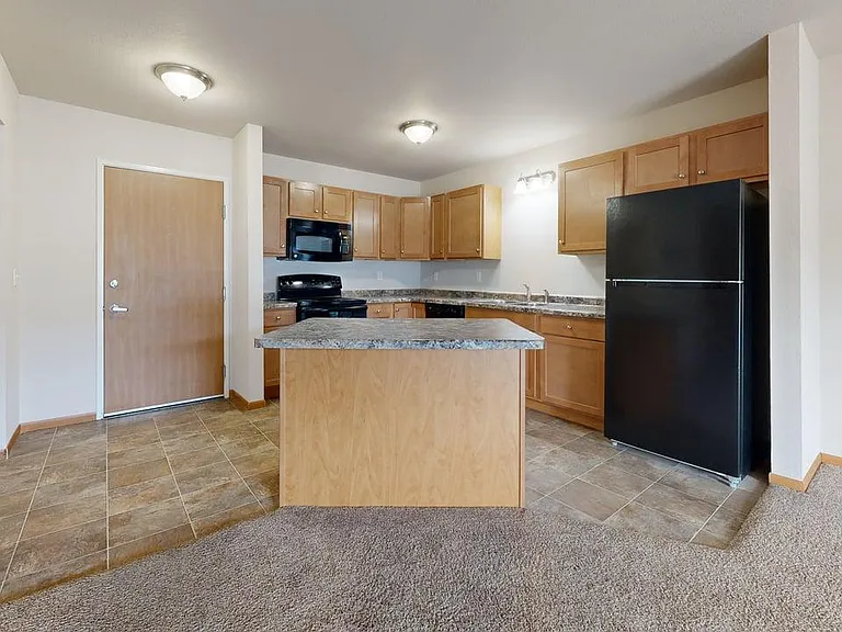 Fox Run Apartments — Photo 11