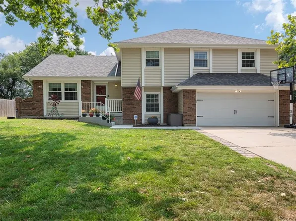 312 S Brittany Dr, Olathe, KS 66061