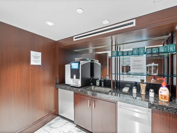 800 Avenue At Port Imperial image 24 of 28