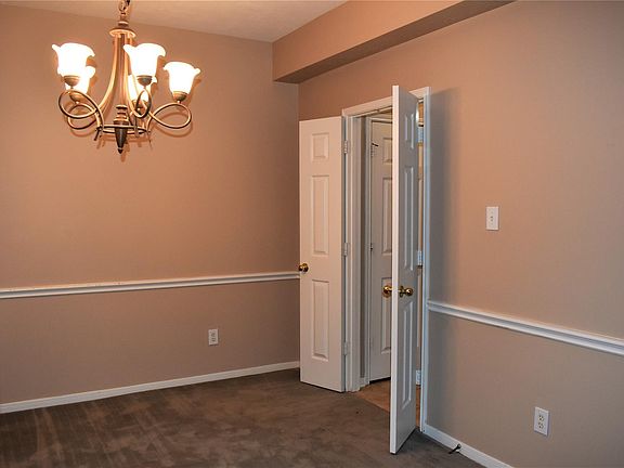 4th image of 11911 Royal Isle Ct