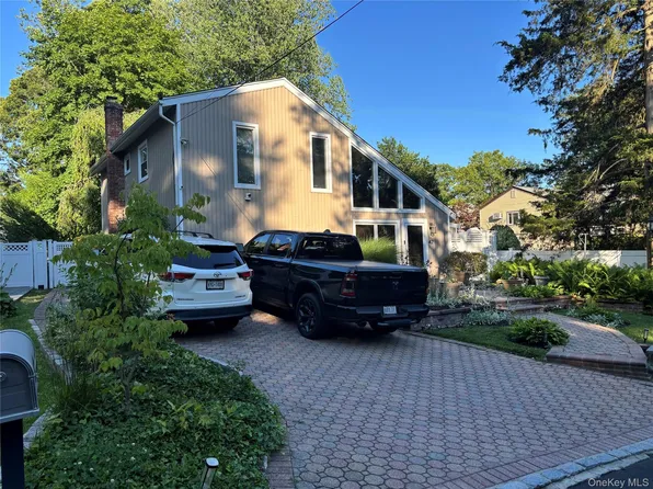 42 Bennett Avenue, Huntington Station, NY 11746