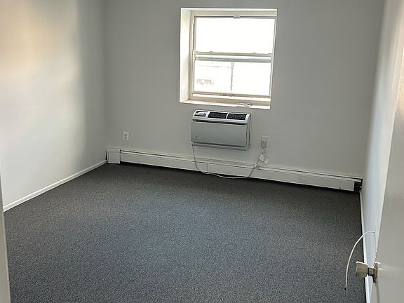 2nd image of 300 8th St #B3