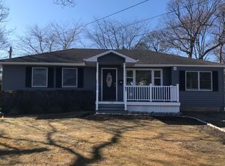 110 Michael Rd, Oakdale, NY 11769