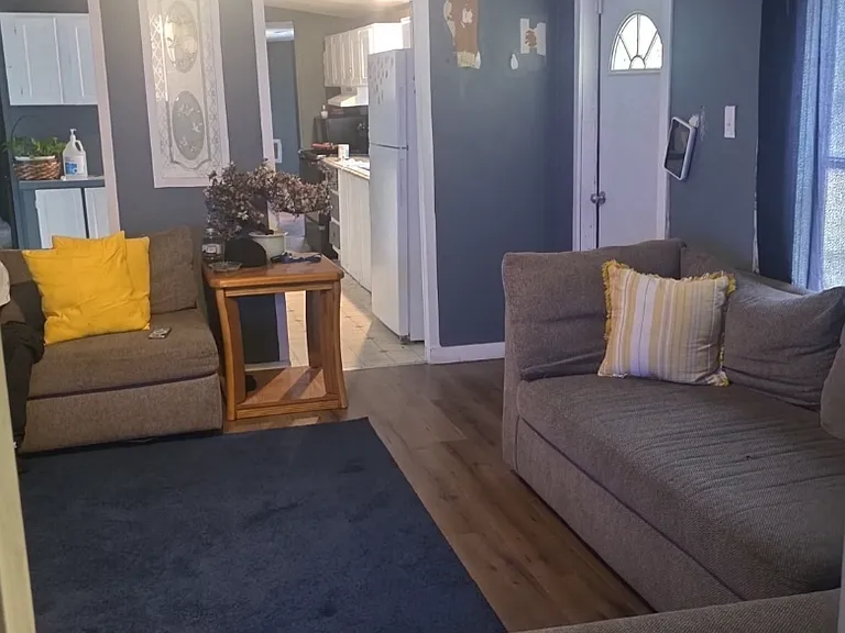 201 Family Ln — Photo 3