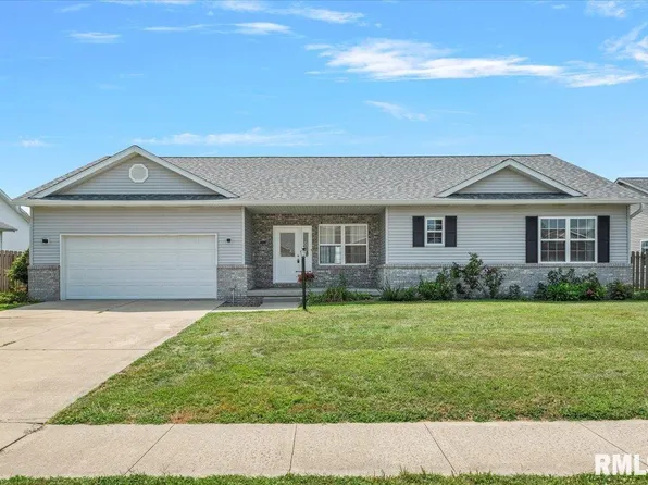 304 Podres Ln, Chatham, IL 62629