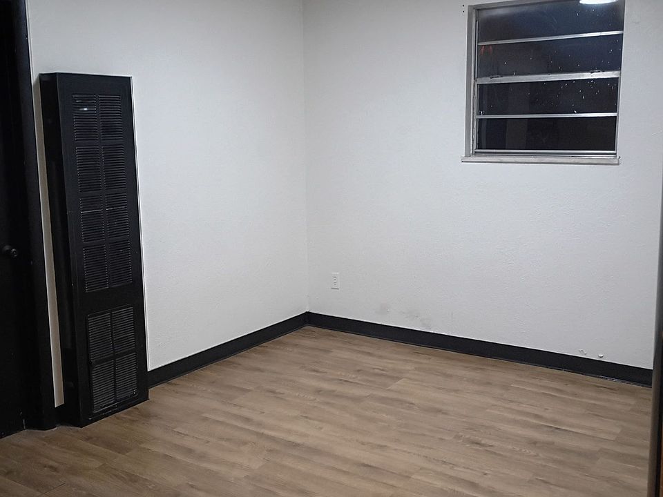 1st image of 221 William St #4