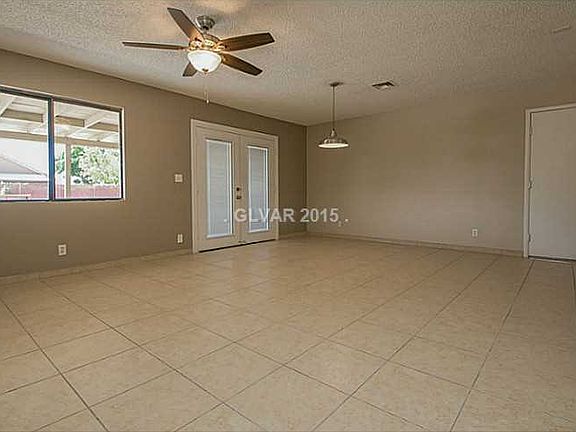 4th image of 5055 Roberta Ln